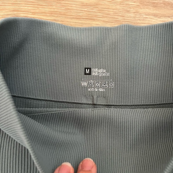 Matching Ribbed workout set - Picture 3 of 4